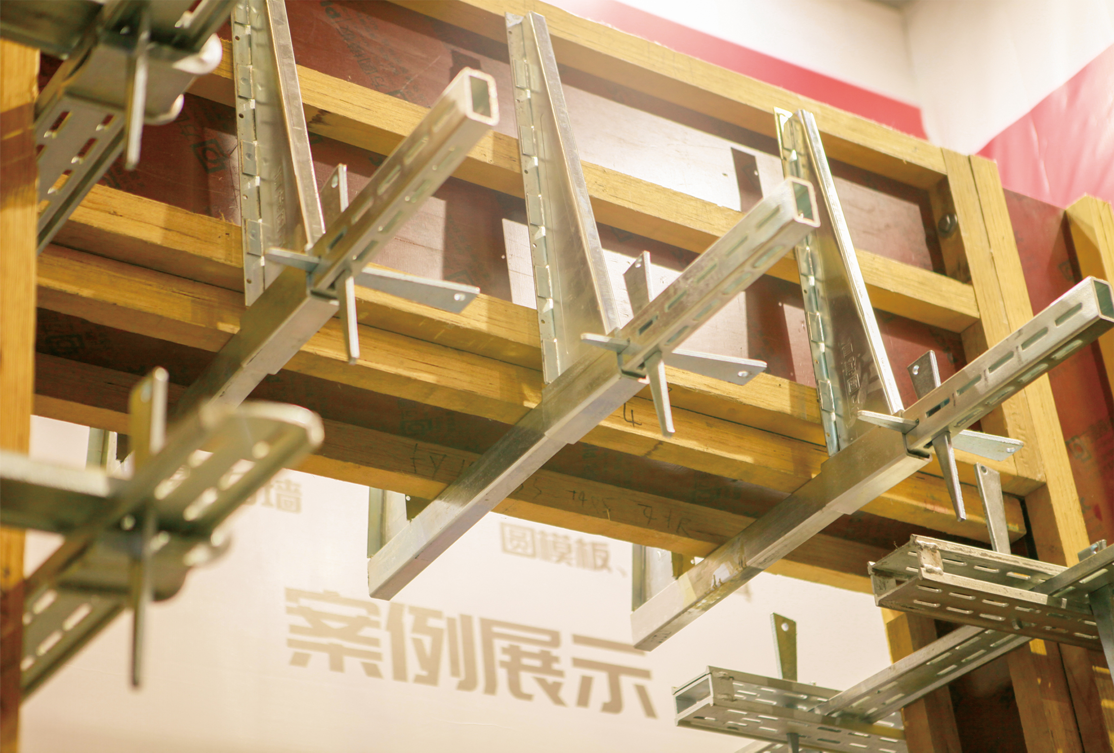 зажим балки